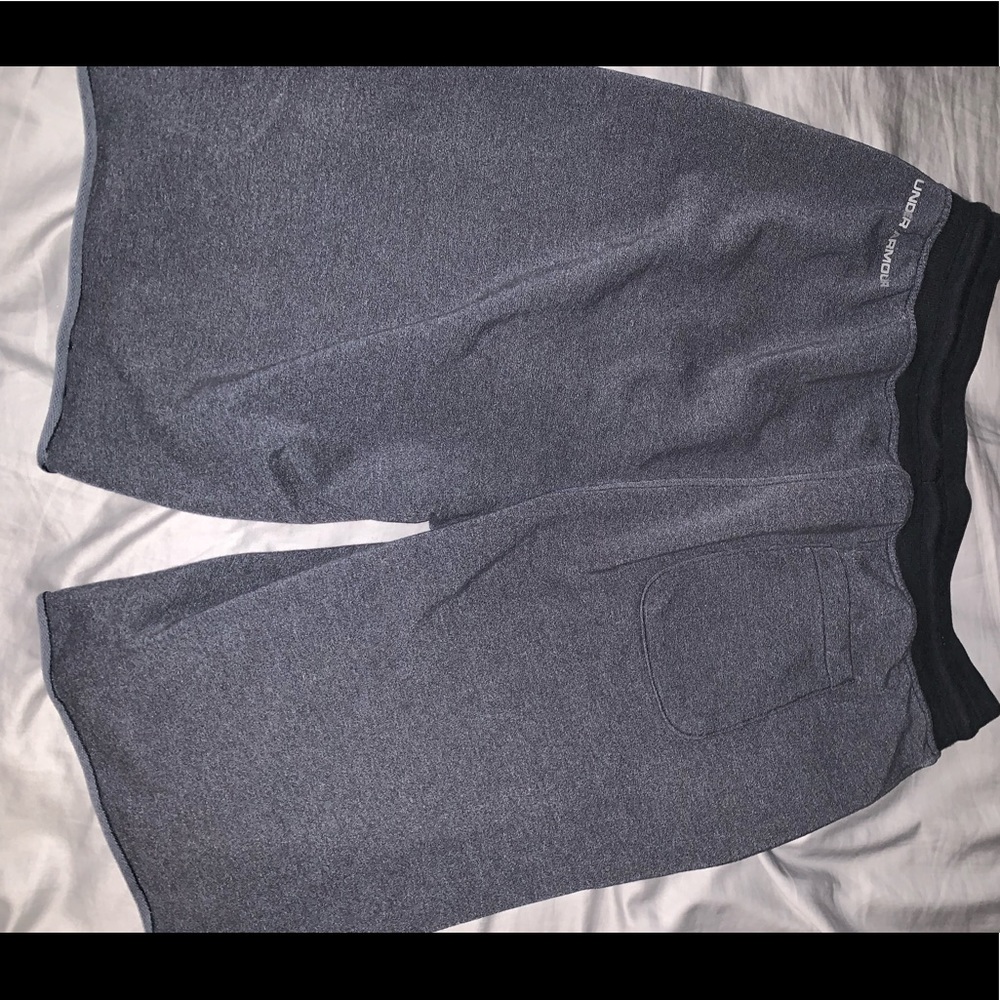 Shorts - Picture 3 of 3